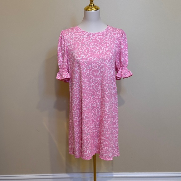 crown & ivy Dresses & Skirts - Crown & Ivy Pink Paisley Puff Sleeve Shift Dress Stretch Knit Size M